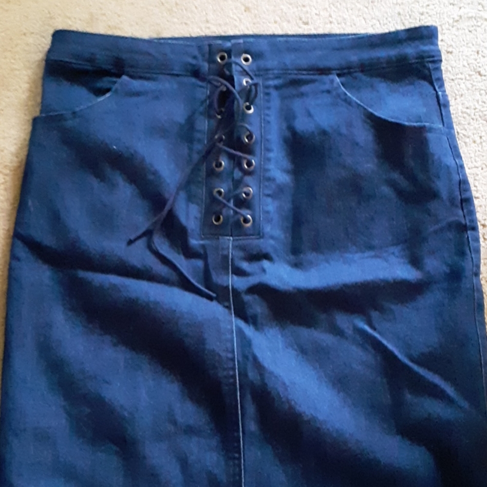 Brand new lace up skirt